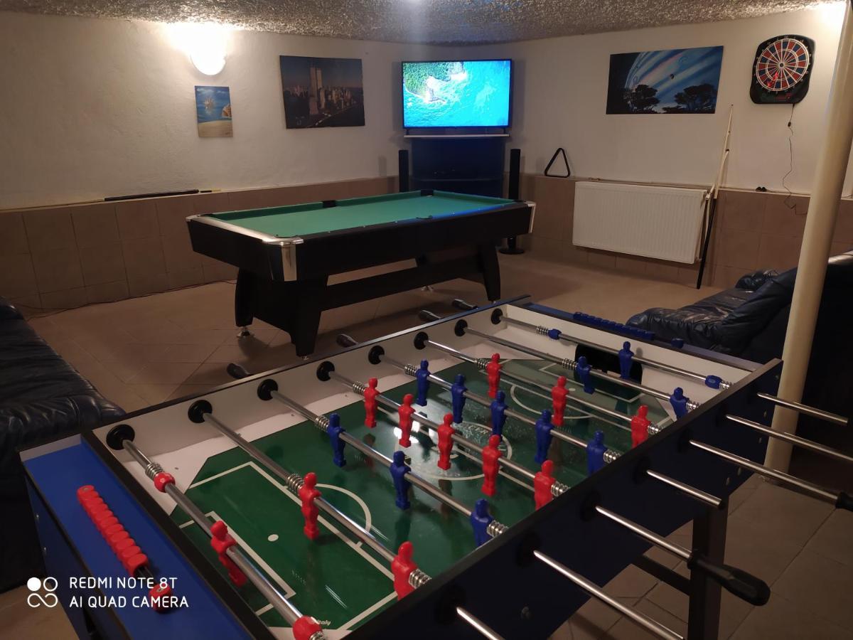 Nikolux Apartman Hajduszoboszlo Ngoại thất bức ảnh