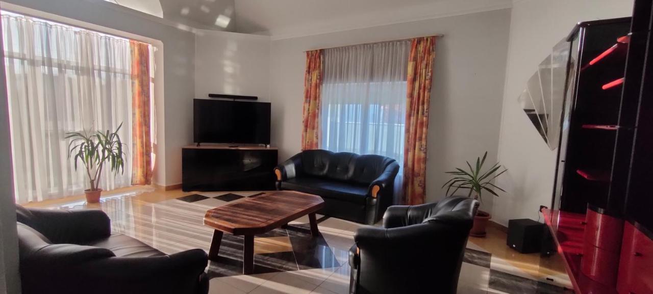 Nikolux Apartman Hajduszoboszlo Ngoại thất bức ảnh