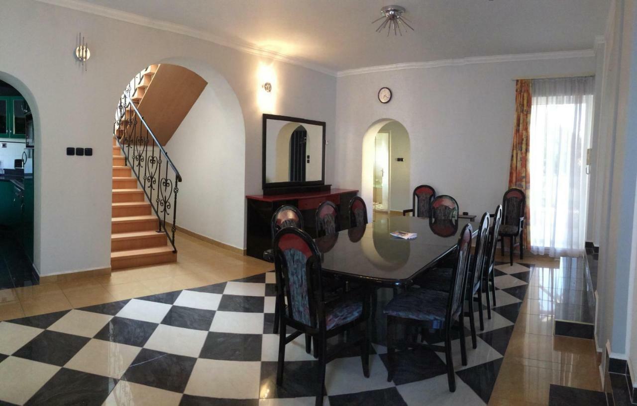 Nikolux Apartman Hajduszoboszlo Ngoại thất bức ảnh